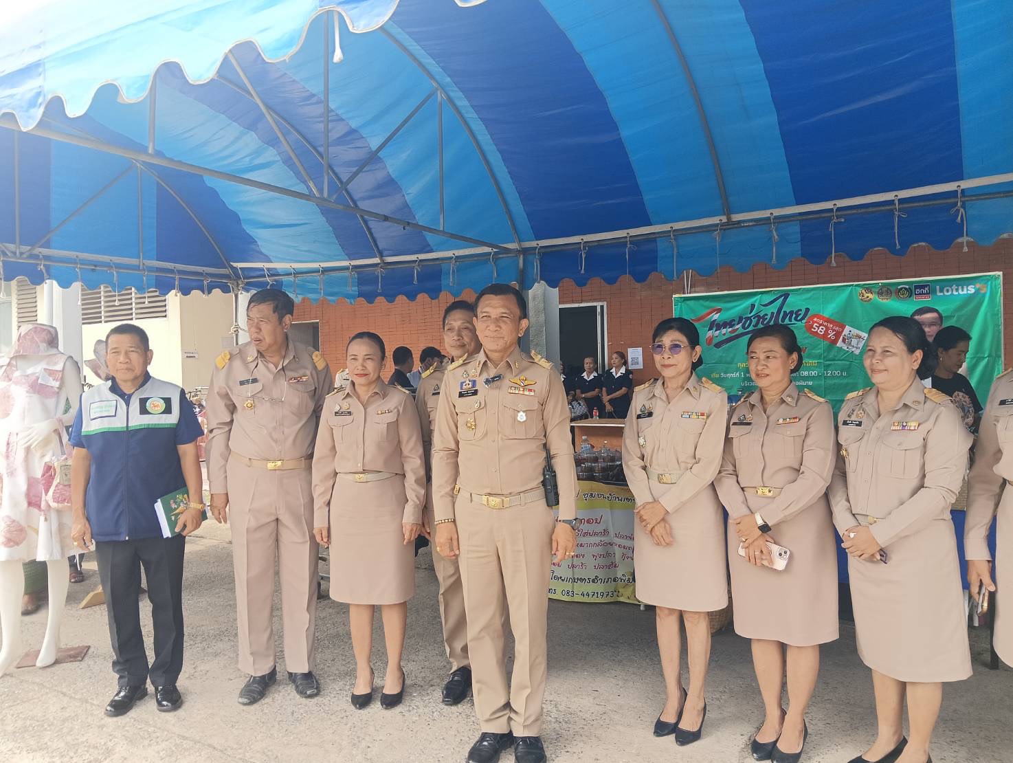 พช.พิมาย นำผู้ผลิต ผู้ประกอบการ OTOP อำเภอพิมาย ร่วมโครงการ “ไทยช่วยไทย” ลดภาระค่าครองชีพ ครั้งที่ 5